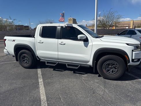 Used 2025 Nissan Frontier Pro-X w/ Pro Convenience Package image 4