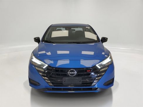 Used 2024 Nissan Versa SR image 2