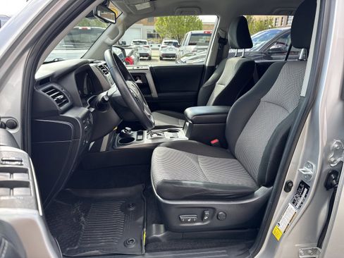 Used 2021 Toyota 4Runner SR5 AWD/4WD image 10