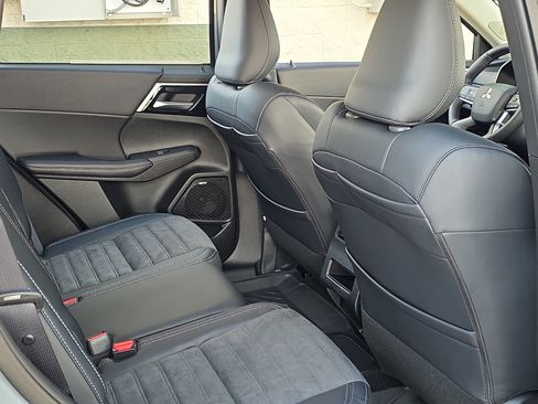 New 2026 Mitsubishi Outlander SE AWD/4WD image 28