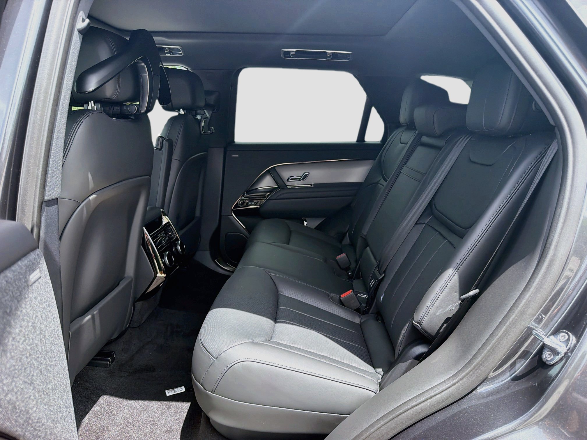 New 2027 Land Rover Range Rover Sport SE AWD/4WD image 22