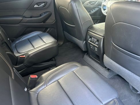 Used 2019 Chevrolet Traverse LT w/ LT Premium Package image 18