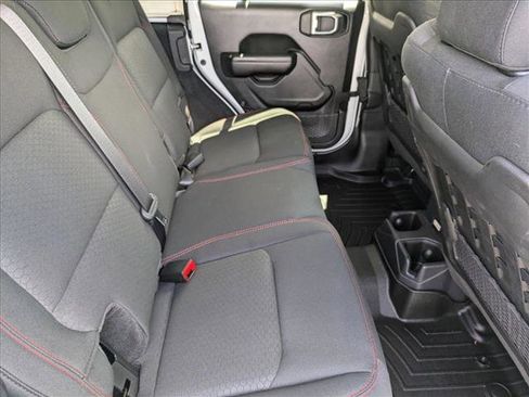 Used 2021 Jeep Wrangler Unlimited Rubicon image 18