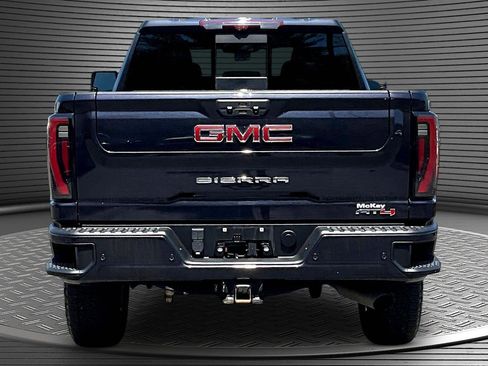 Used 2024 GMC Sierra 2500 AT4 w/ AT4 Premium Plus Package AWD/4WD image 5