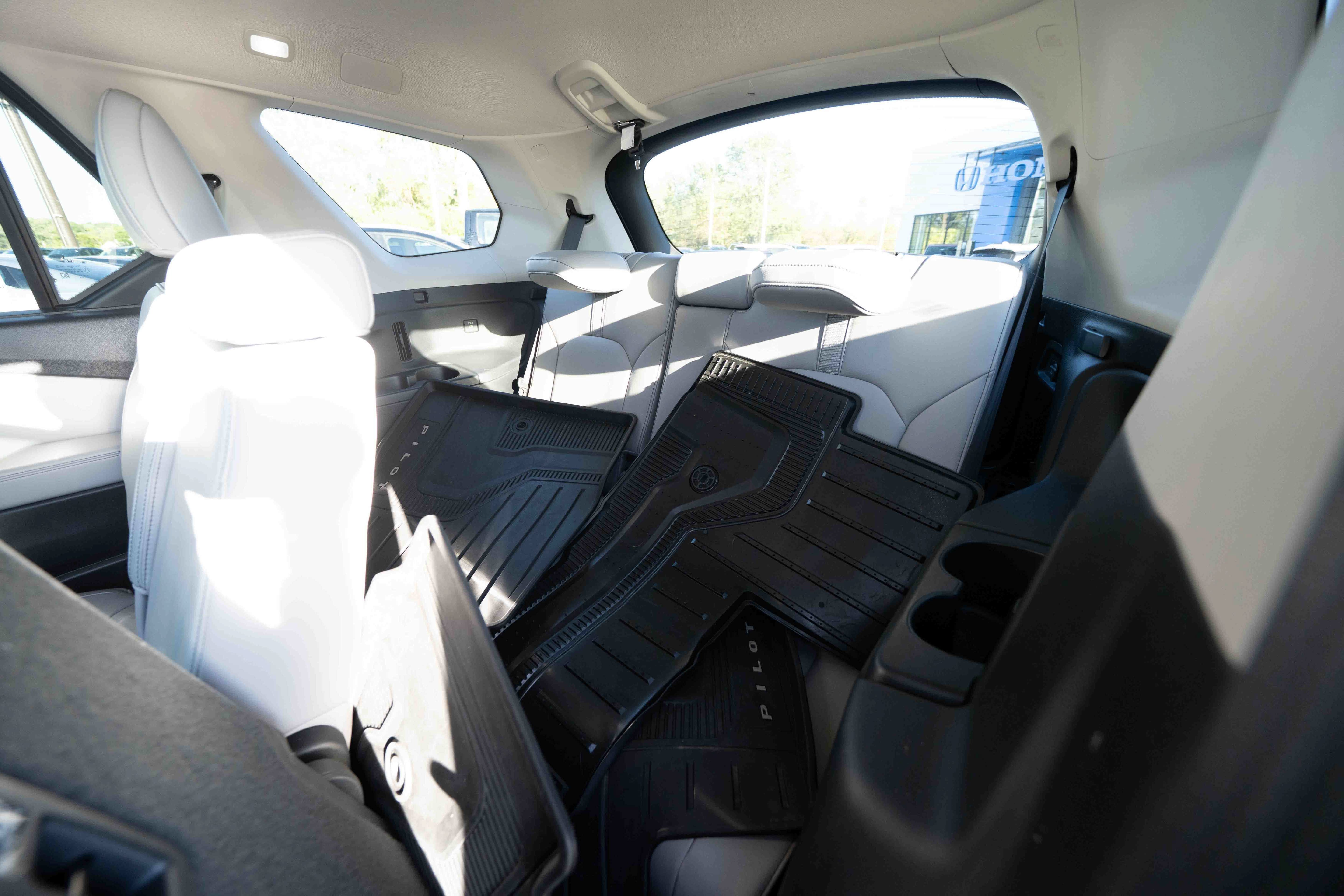 Used 2025 Honda Pilot EX-L image 24