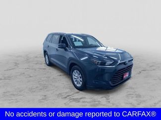 Used 2025 Toyota Grand Highlander AWD video 3