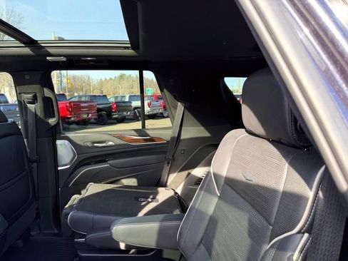 Certified 2022 Cadillac Escalade Premium Luxury w/ Performance Package image 10