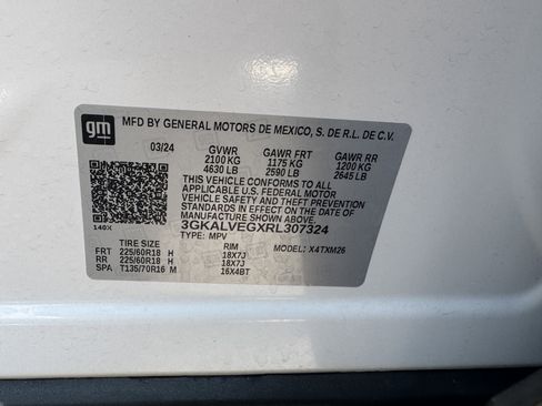 Used 2024 GMC Terrain SLT w/ Infotainment Package II image 31