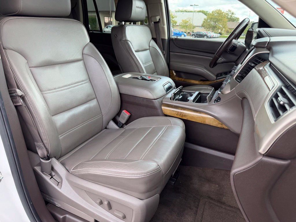 Used 2016 GMC Yukon Denali w/ Open Road Package AWD/4WD image 18