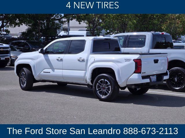 Used 2024 Toyota Tacoma TRD Sport w/ TRD Sport Upgrade Package AWD/4WD image 5