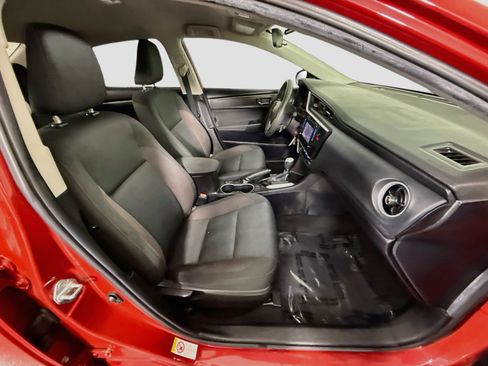 Used 2019 Toyota Corolla LE FWD image 28