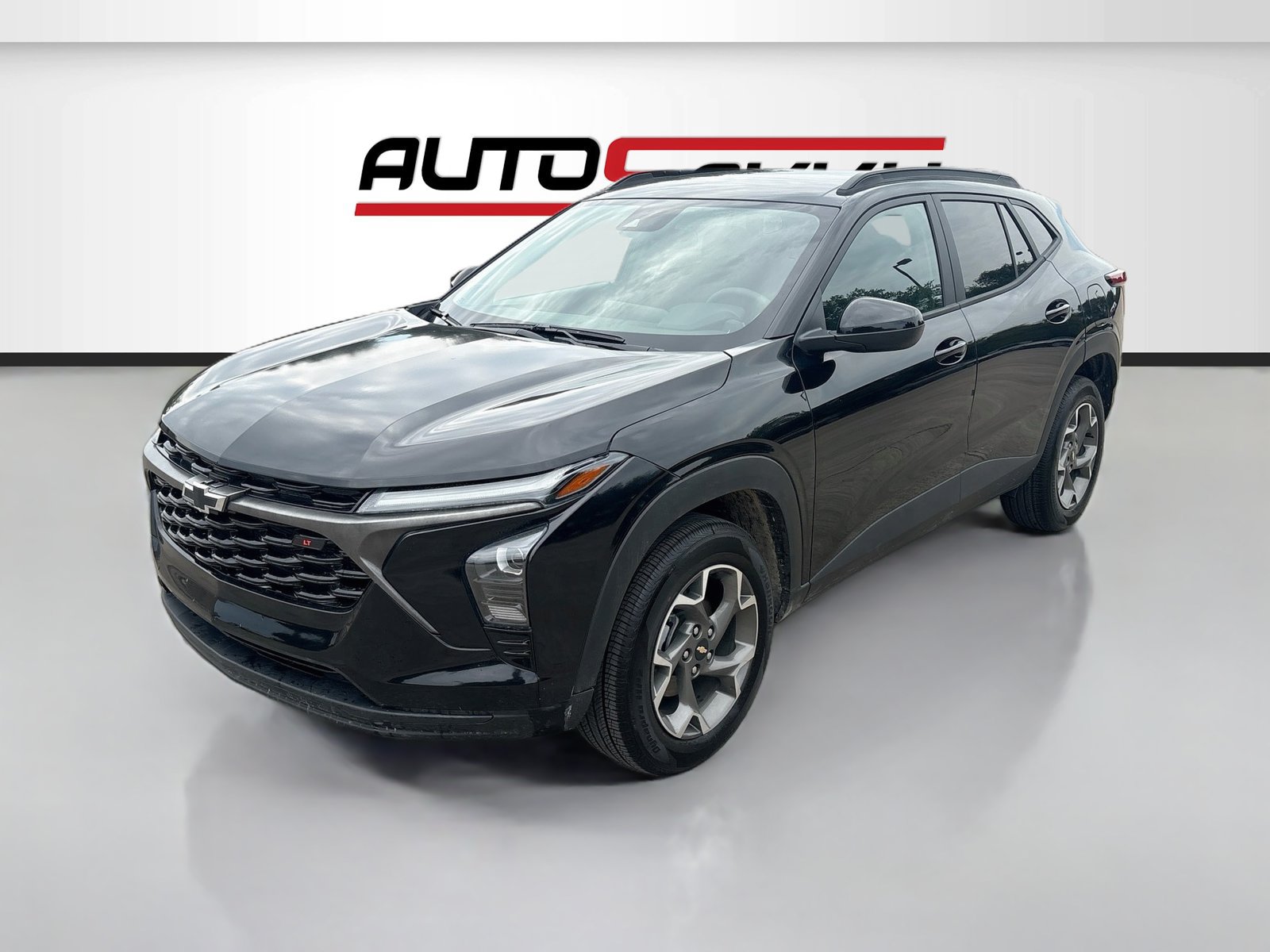 Used 2026 Chevrolet Trax LT FWD image 3
