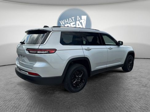Used 2023 Jeep Grand Cherokee L Laredo w/ Trailer Tow Group (B) AWD/4WD image 3