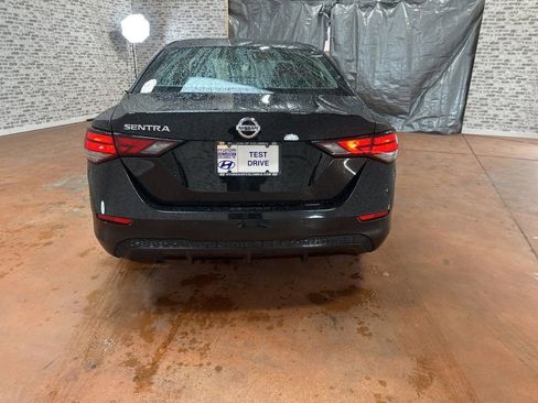 Used 2022 Nissan Sentra S image 6