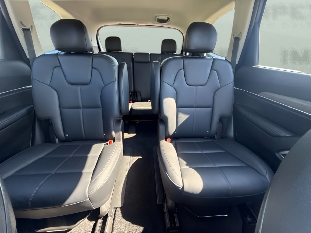 Used 2022 Kia Telluride EX w/ EX Premium Package AWD/4WD image 11