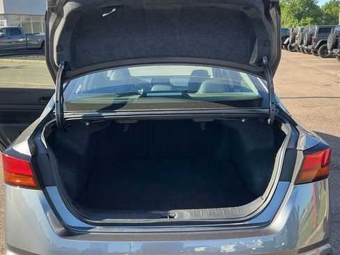 Used 2025 Nissan Altima 2.5 SV FWD image 27