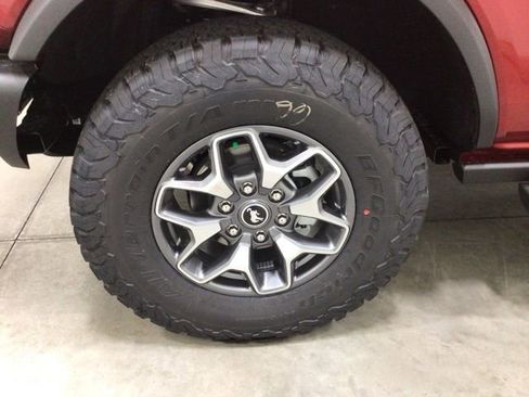 New 2025 Ford Bronco Badlands image 7