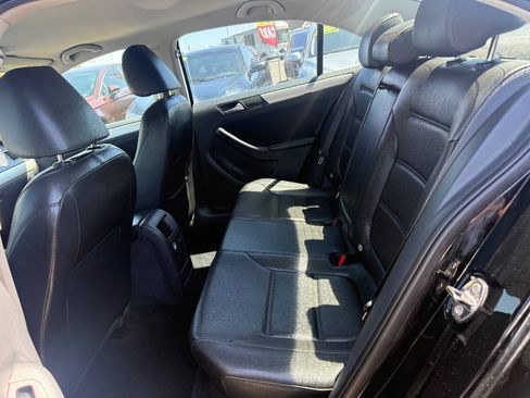 Used 2013 Volkswagen Jetta SE FWD image 11