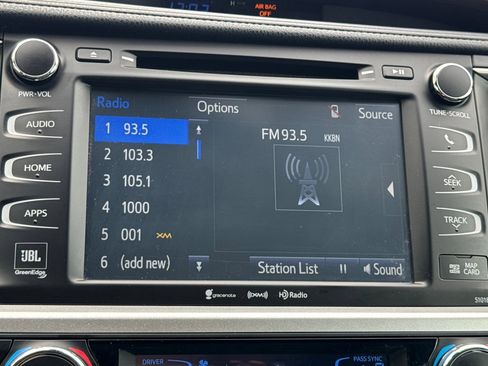 Used 2018 Toyota Highlander Limited w/ Carpet Mat Package (TMS) image 22