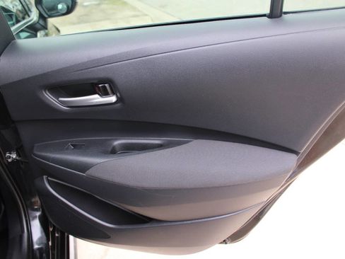 Used 2020 Toyota Corolla LE image 5