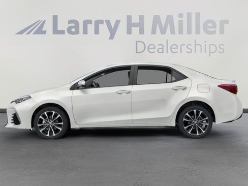 Used 2019 Toyota Corolla SE w/ SE Premium Package image 3