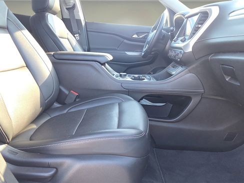 Used 2023 GMC Acadia SLT image 13