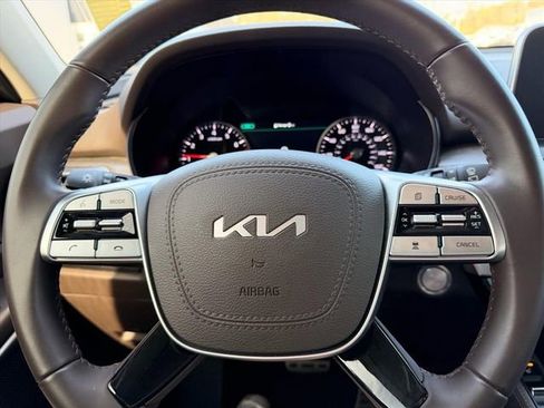 Used 2022 Kia Telluride SX w/ Towing Package image 18