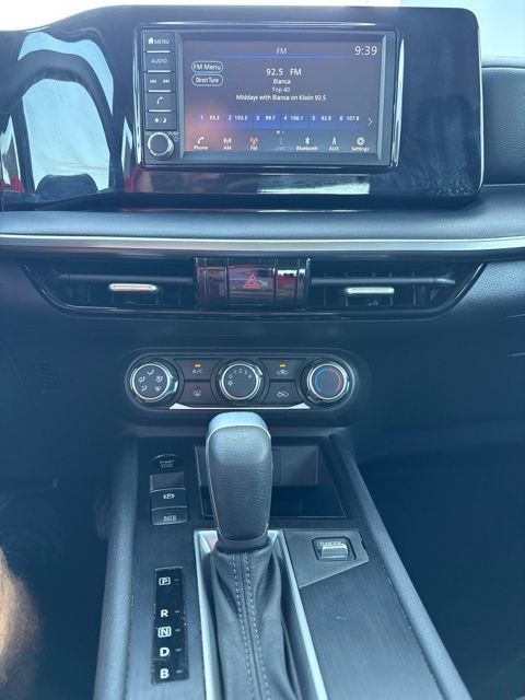 Used 2025 Nissan Kicks S AWD/4WD image 9