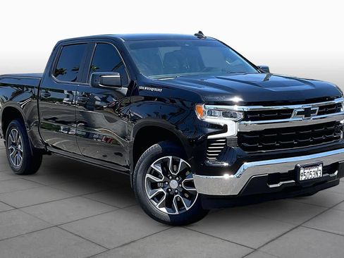 Used 2022 Chevrolet Silverado 1500 LT w/ Protection Package RWD image 2