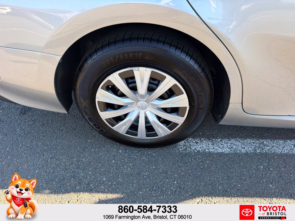 Used 2024 Toyota Camry LE FWD image 11