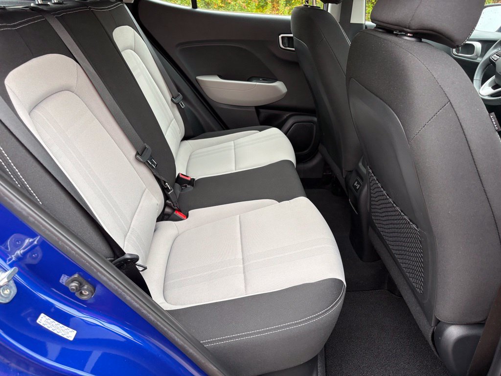Used 2024 Hyundai Venue SEL FWD image 36