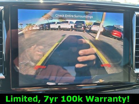 Used 2023 Chrysler Pacifica Limited image 26