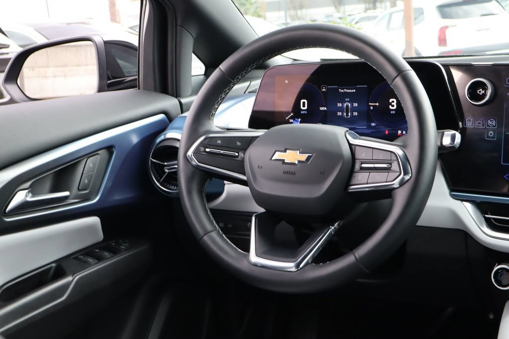 Used 2026 Chevrolet Equinox EV LT FWD image 28