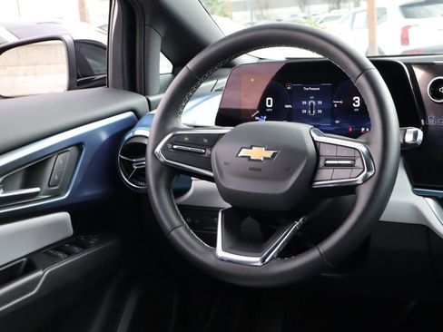 Used 2026 Chevrolet Equinox EV LT FWD image 28