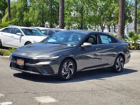 New 2026 Hyundai Elantra Limited FWD image 2