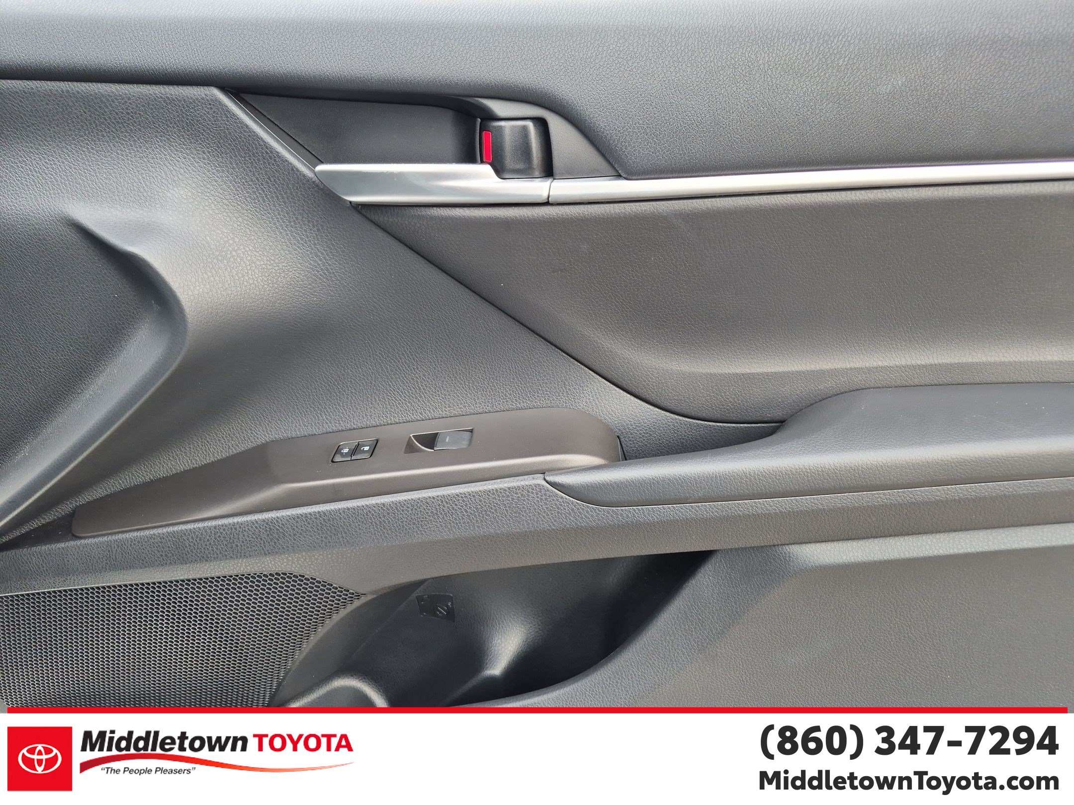 Used 2024 Toyota Camry SE w/ Cold Weather Package FWD image 33