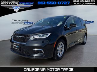 Used 2023 Chrysler Pacifica Touring-L video 1