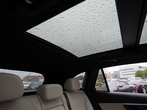 Used 2023 Mercedes-Benz GLC 300 4MATIC w/ Exclusive Trim Package image 33