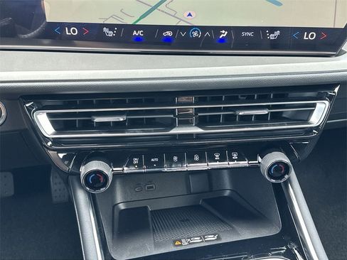 New 2025 Chevrolet Traverse LT w/ Sun and Wheel Package image 22