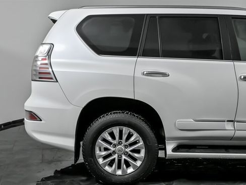 Used 2018 Lexus GX 460 image 11