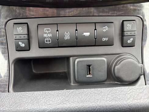 Used 2016 Buick Enclave Premium w/ Experience Buick Package FWD image 22