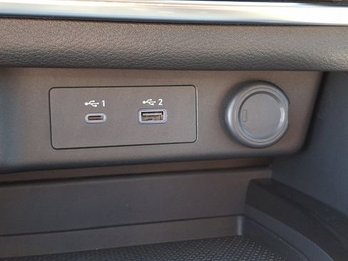 Used 2023 Nissan Rogue SV AWD/4WD image 22