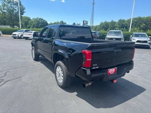 Used 2024 Toyota Tacoma SR5 AWD/4WD image 8