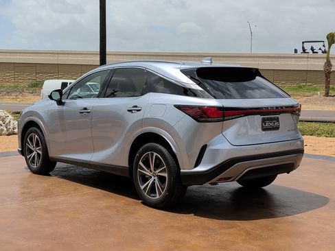 Used 2025 Lexus RX 350 Premium w/ Accessory Package (Z1) FWD image 4