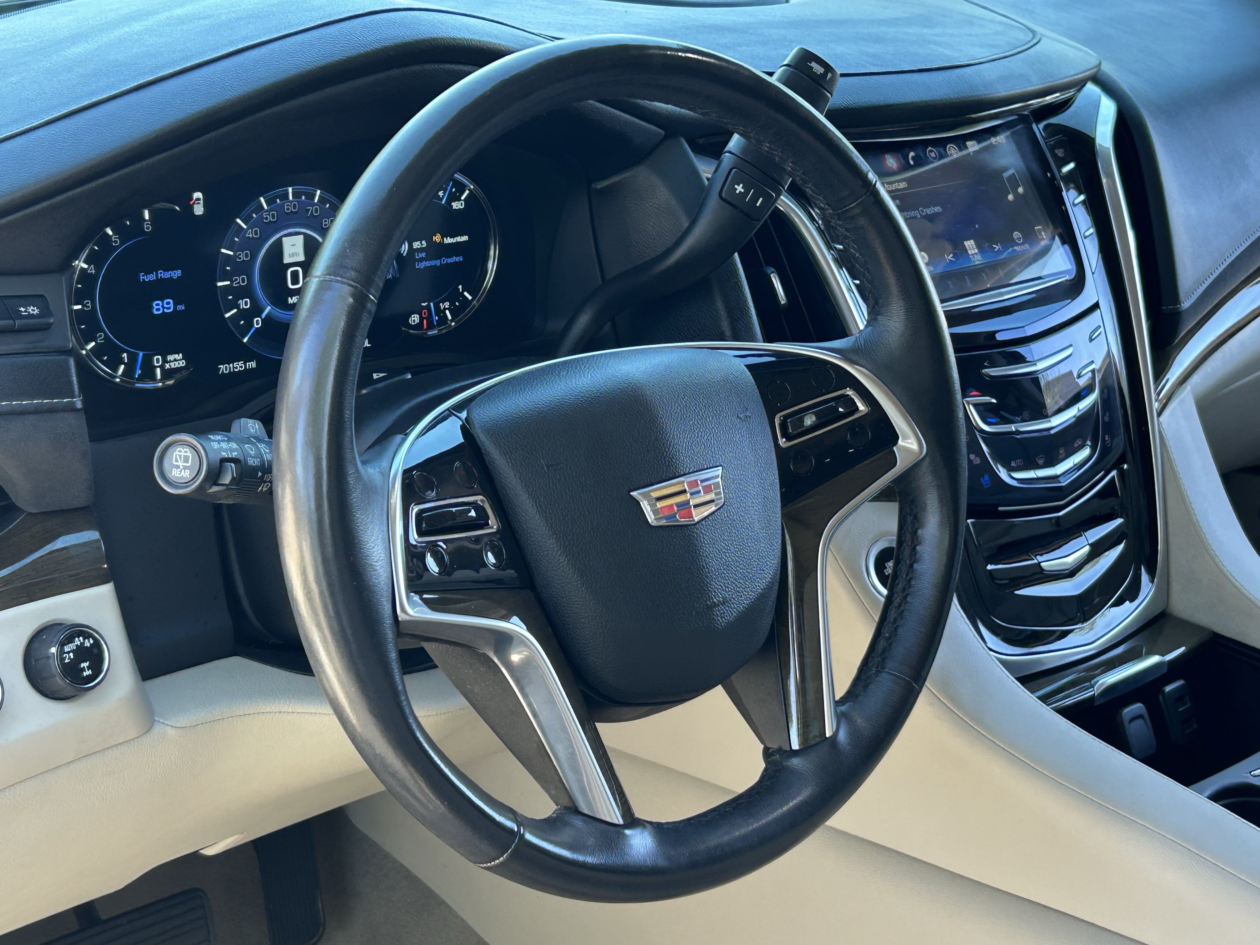 Used 2020 Cadillac Escalade Luxury w/ LPO, Radiant Package AWD/4WD image 29