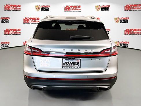 Used 2019 Lincoln Nautilus Reserve image 16