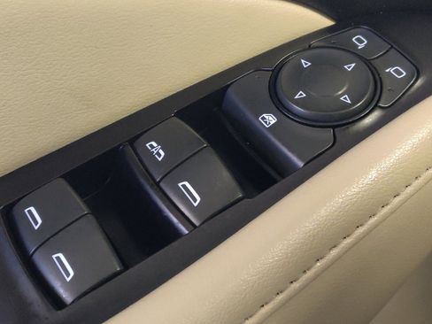 Used 2019 Buick Enclave Essence FWD image 27