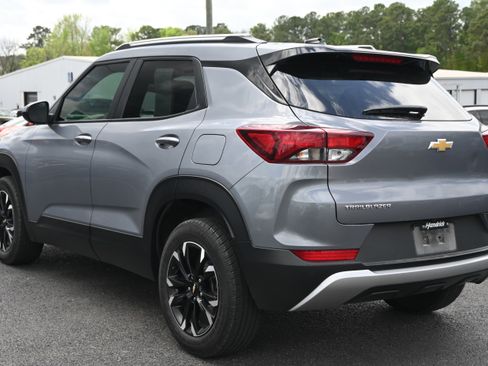 Used 2022 Chevrolet TrailBlazer LT image 11