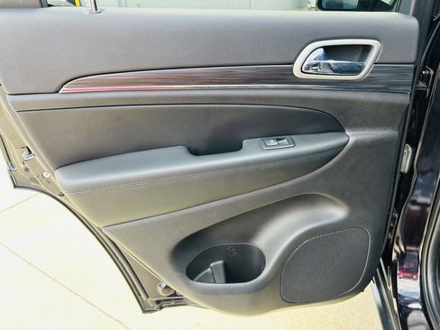 Used 2021 Jeep Grand Cherokee Limited w/ Luxury Group II image 28