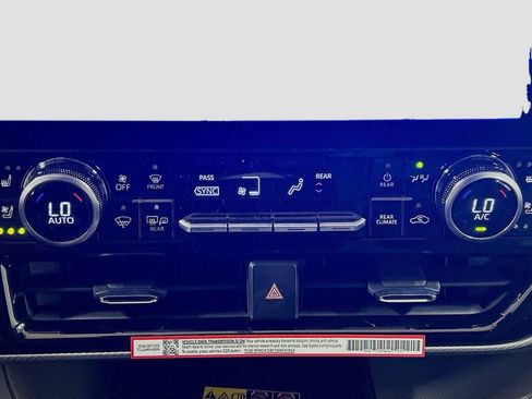 New 2026 Toyota Highlander Platinum AWD/4WD image 13